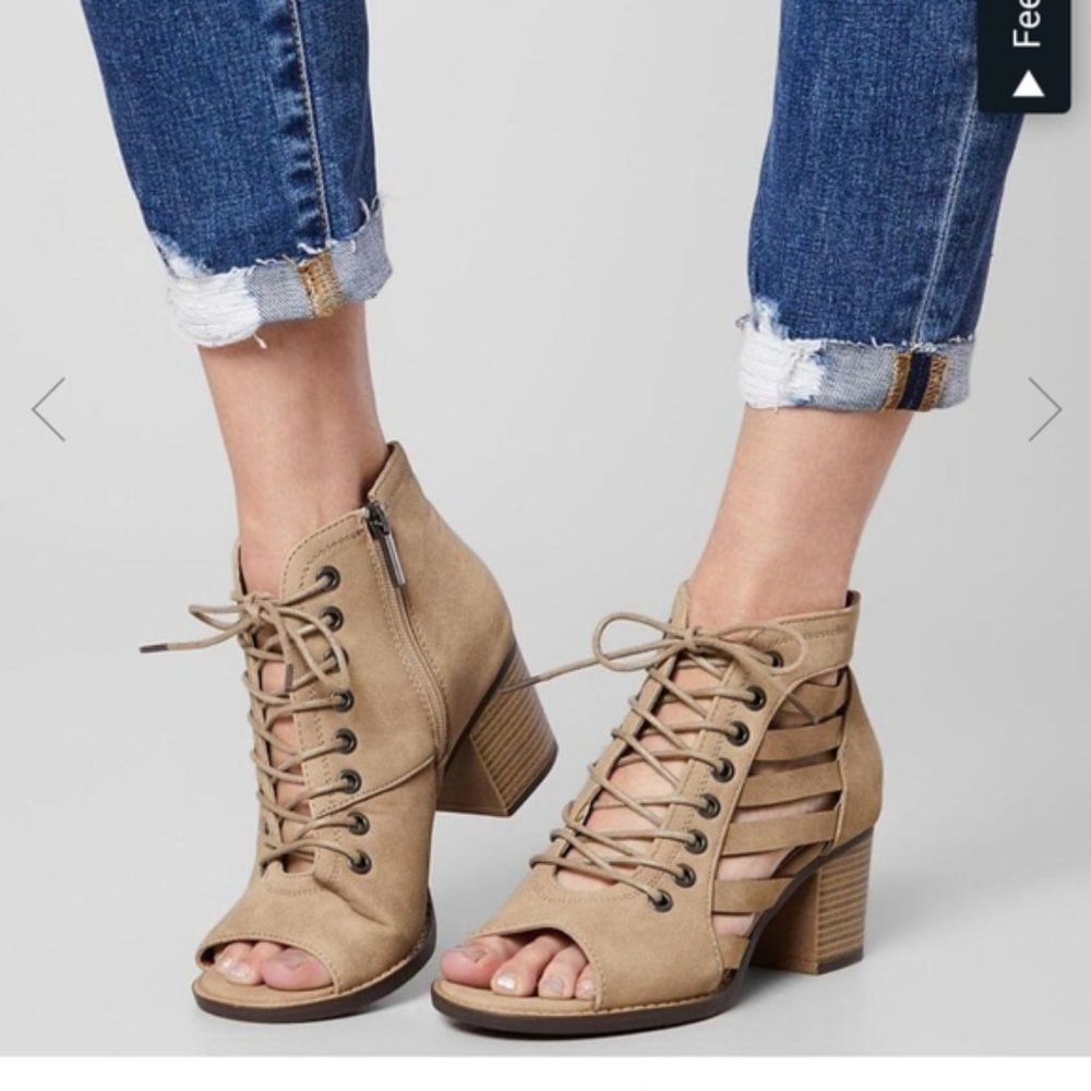 Vintage 93 "Braxton", Color: Taupe, Size 9